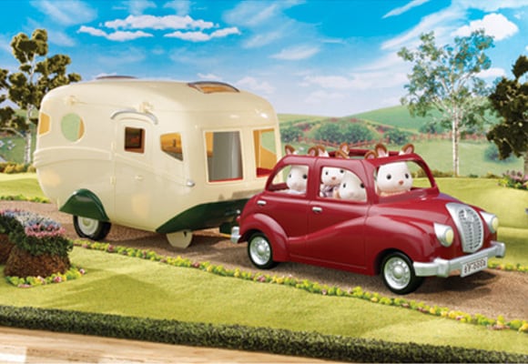 https://www.sylvanianfamilies.com/assets/includes_gl/img/catalog/connect/sylvanian/familycar_Camper.jpg