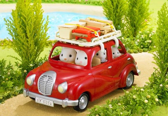 https://www.sylvanianfamilies.com/assets/includes_gl/img/catalog/connect/sylvanian/familycar_roofrack_picnic.jpg