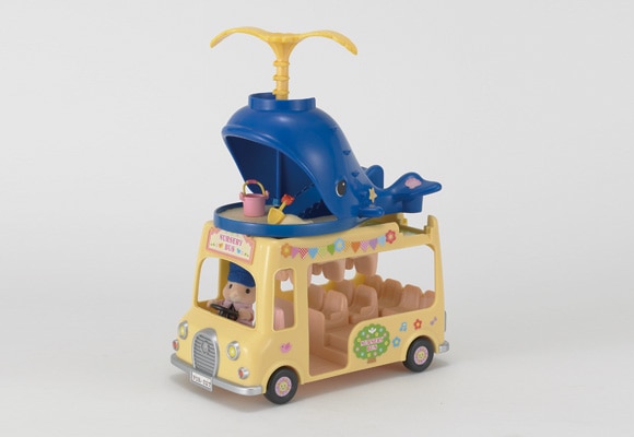 https://www.sylvanianfamilies.com/assets/includes_gl/img/catalog/connect/sylvanian/kuzira_2F-Bus.jpg