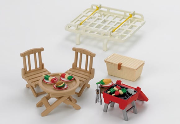 https://www.sylvanianfamilies.com/assets/includes_gl/img/catalog/connect/sylvanian/picnic.jpg