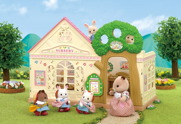 https://www.sylvanianfamilies.com/assets/includes_gl/img/catalog/connect/sylvanian/youchien.jpg