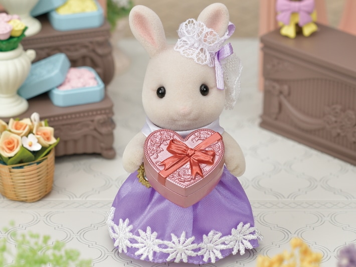 La grande soeur lapin crème et son bouquet de fleurs - 8