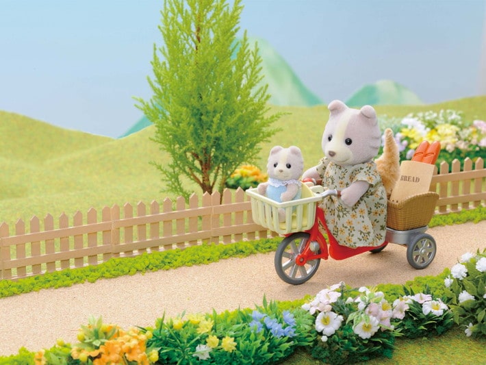 Sylvanian families cycling with mother on sale