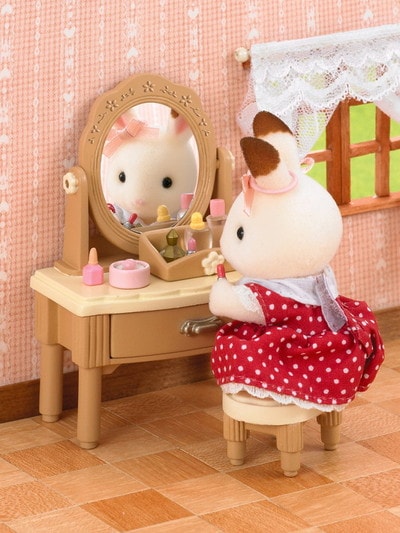 Girl's Dressing Table - 4