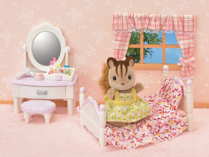 Sylvanian families dressing sales table