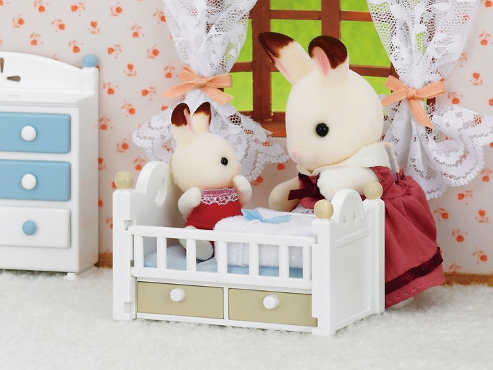 Le bébé lapin chocolat et lit - 4