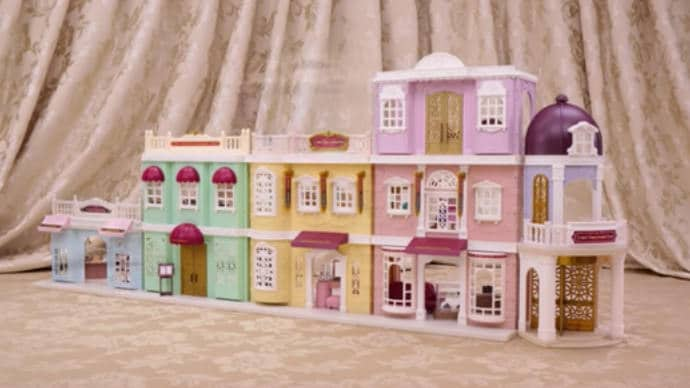 Koppla ihop och ha kul!Sylvanian Families Town Series